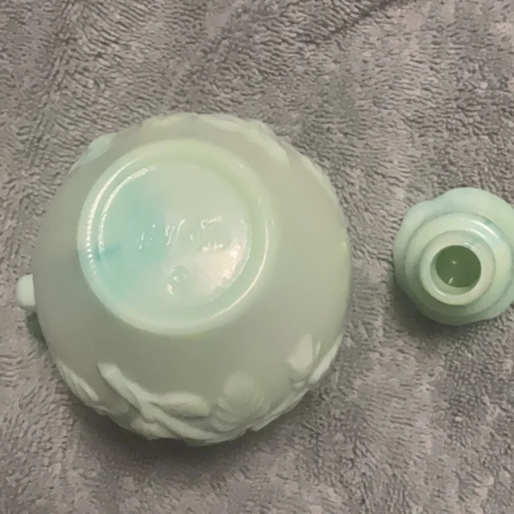 Avon Skin-So-Soft Empty Bottle Light Blue with Lid. Great for collecting